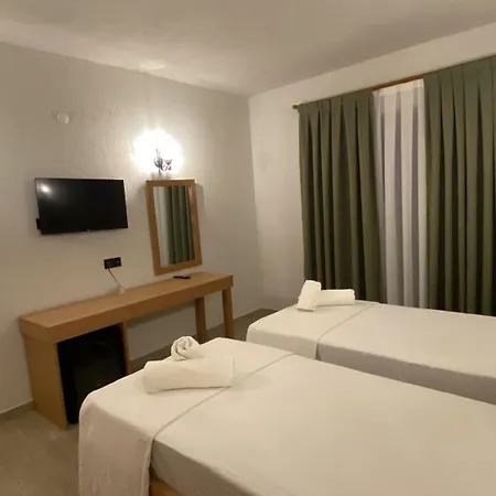 Perlina Kuecuekkoey Ayvalı